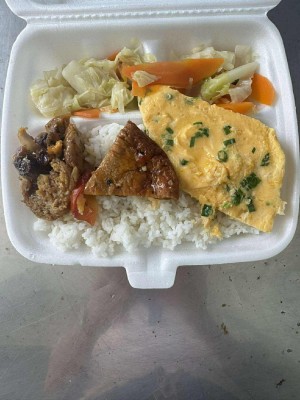 Phát cơm bệnh nhân nghèo tại Huyện Phú Đa( Lần thứ 56)
