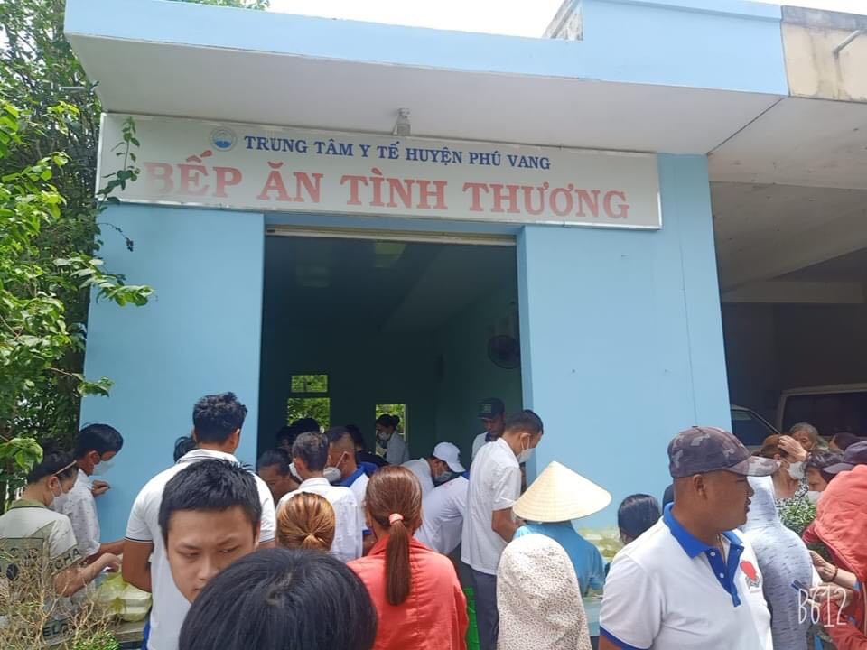 Phát cơm bệnh nhân nghèo ở Huyện Phú Vang (Lần 36)